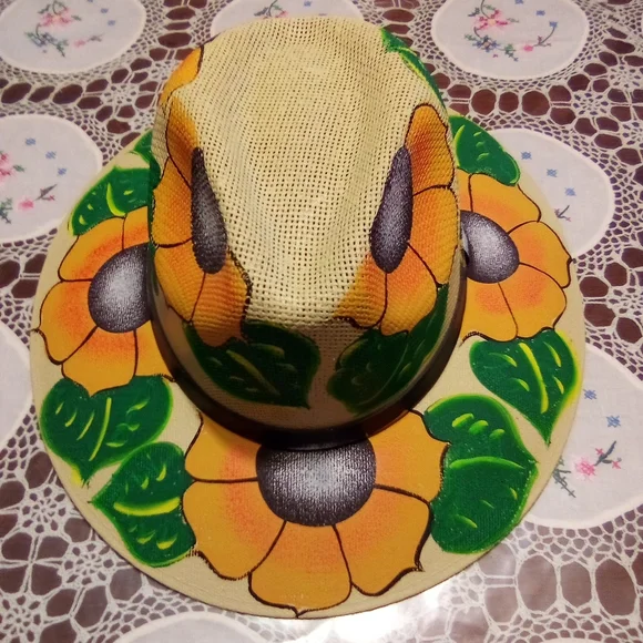 Hand painted hat size large ( Bag ) Michelle main image 3